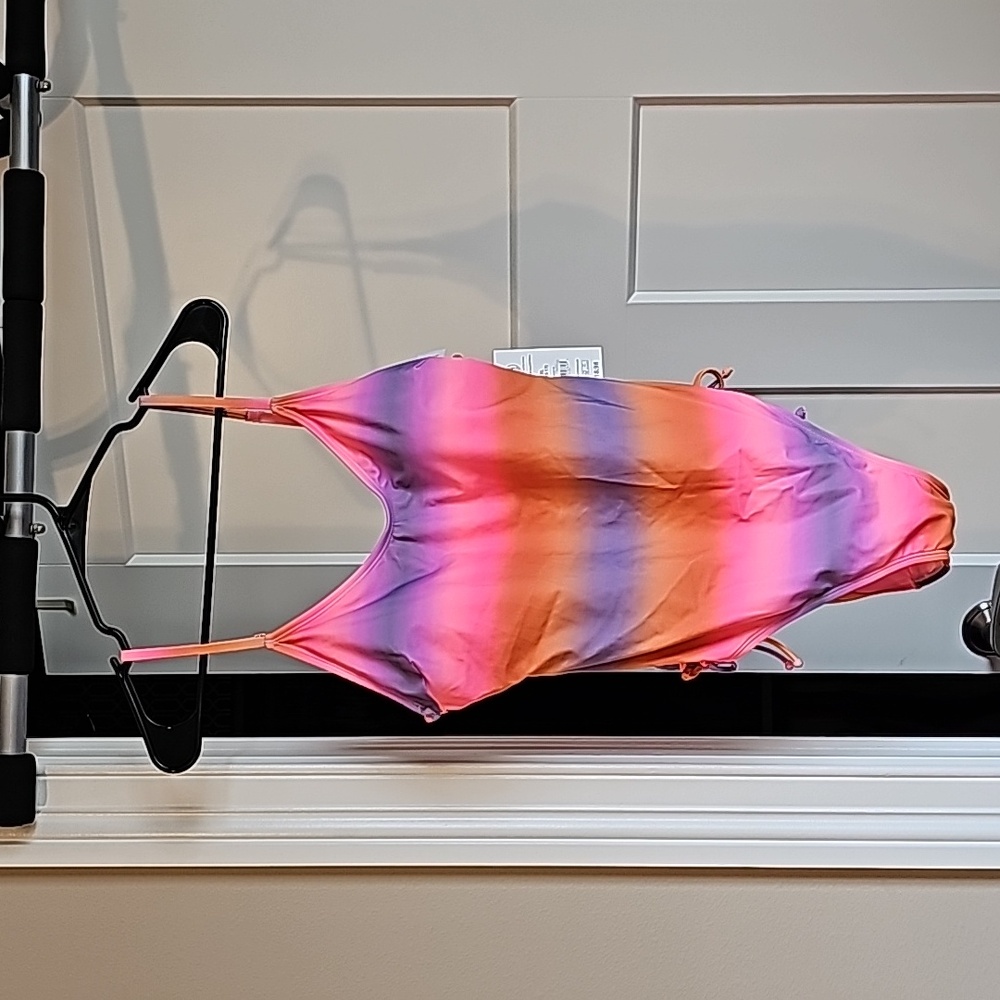 🆕️♦️ Pink, purple, and orange swimsuit♦️